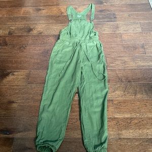 Women’s No Boundaries green overalls